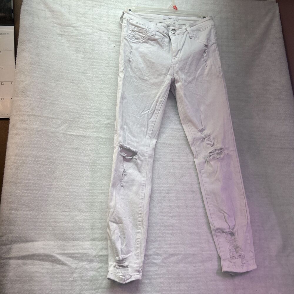 Cello Jeans Women White Jeans Size 3 distressed with rips, skinny jeans Stretch